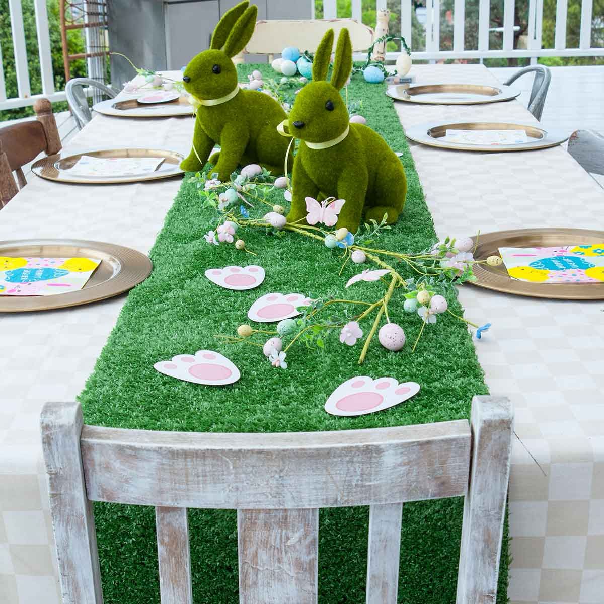 Long Grassy Table Runner